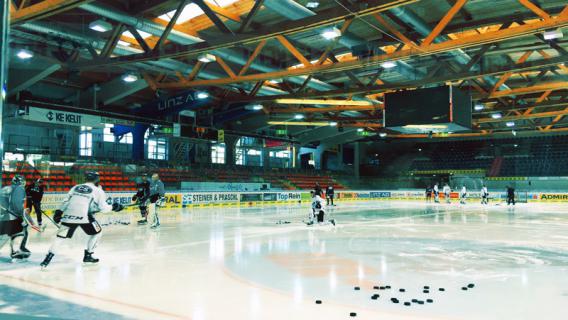 Eishockeyhalle