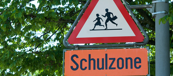 Verkehrszeichen Schulzone