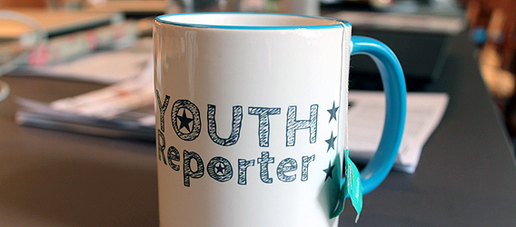 Youth Reporter Logo auf Häferl