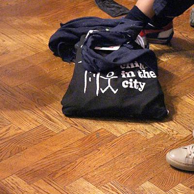 Tasche mit "Child in the City" Aufdruck