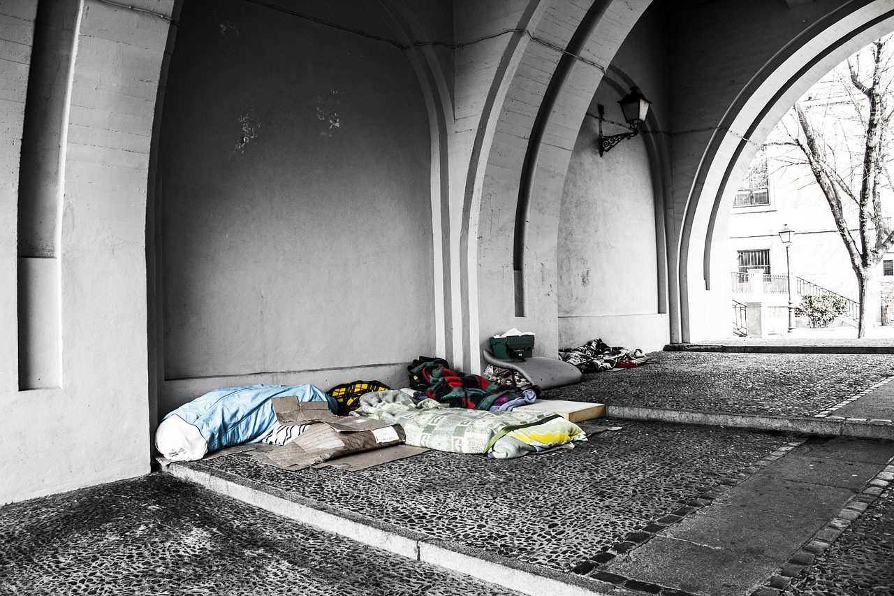 homeless-2090507_1280.jpg