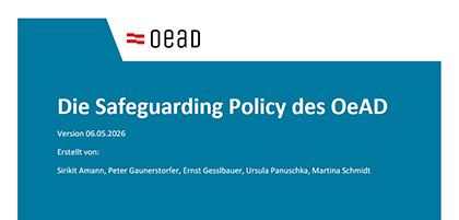 Blaues Feld mit dem Schriftzug "Die Saveguarding Policy des OeAD".
